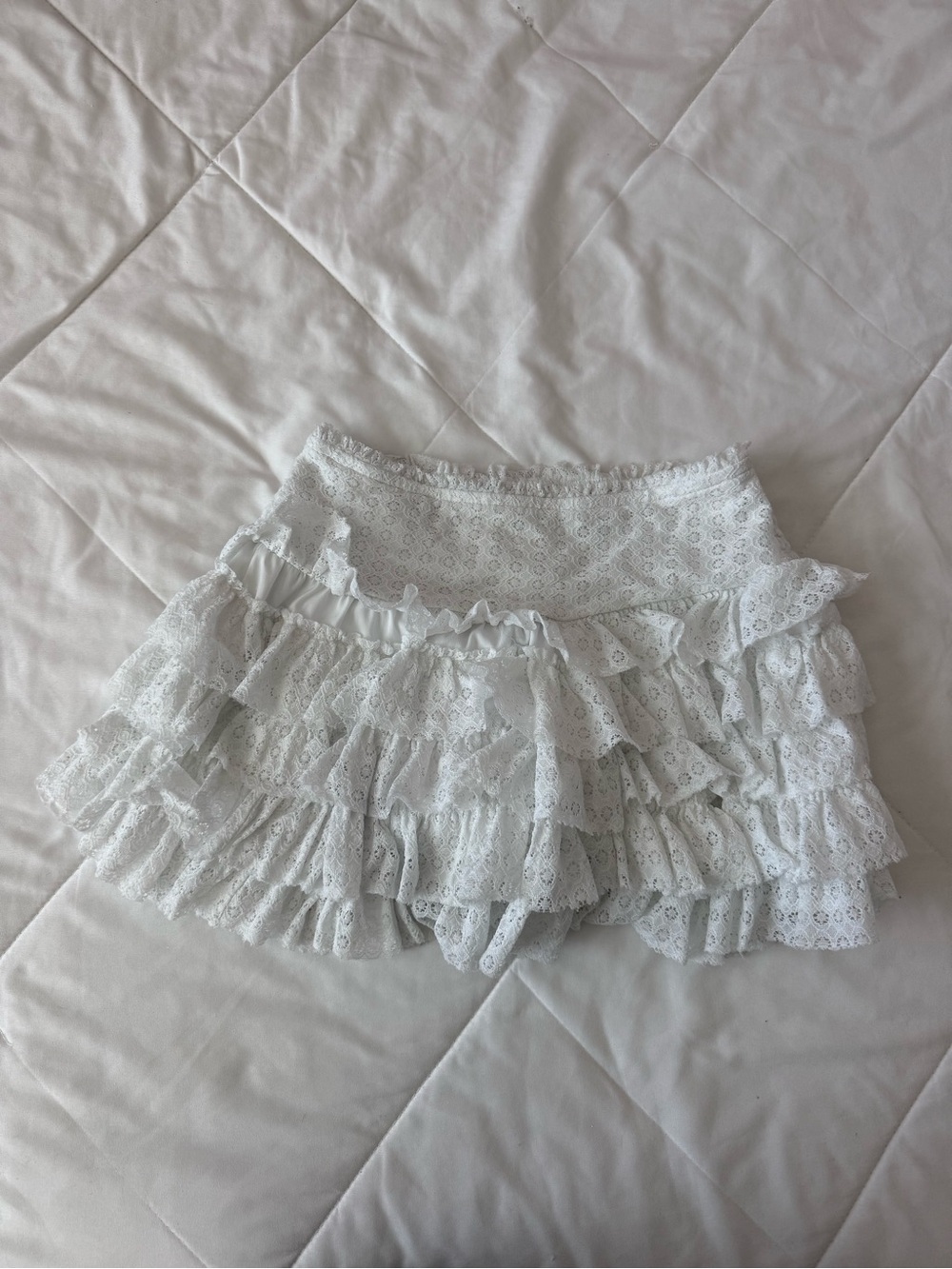 American Eagle White Ruffled Lace Skirt